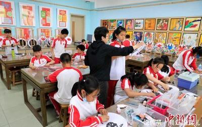 以規(guī)范促減負 遼寧加強美術輔導服務管理的實踐探索